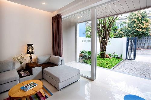cửa chính cửa hậu thông nhau