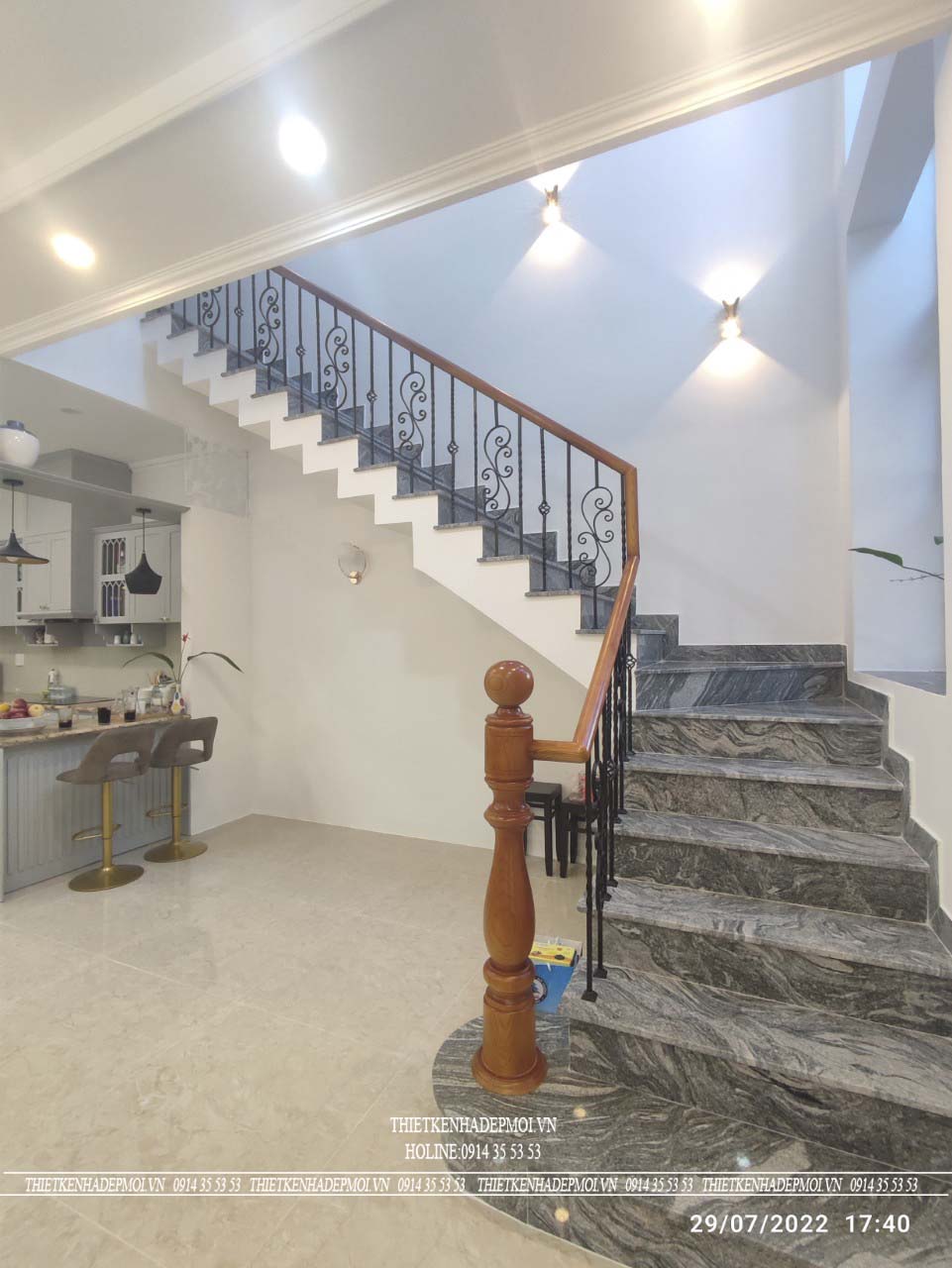 Hình ảnh thi công thực tế nhà phố 2 tầng đẹp mắt tại của chị mỹ tại bình dương