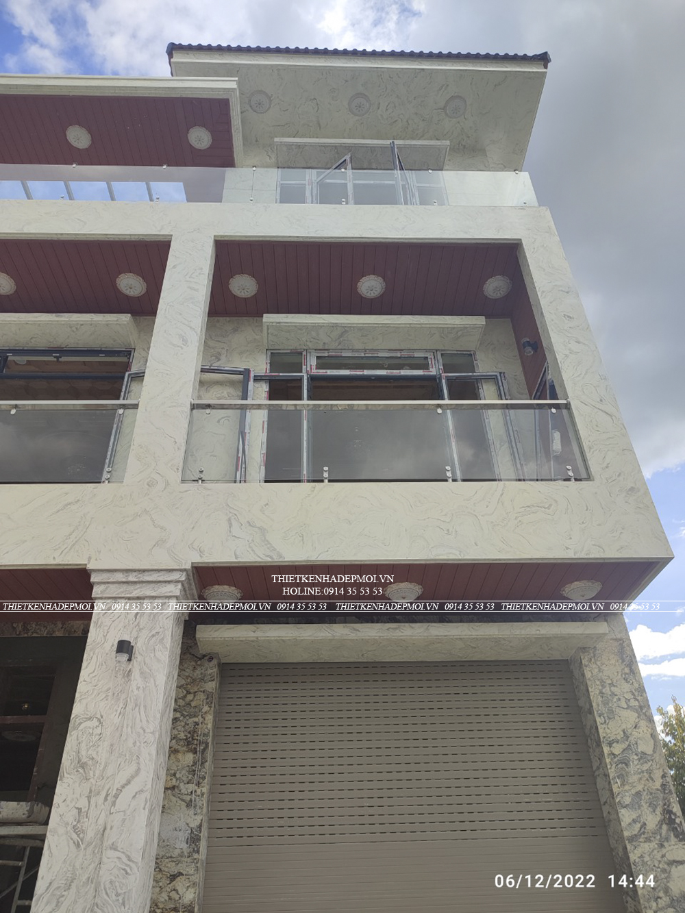 Hình ảnh thi công thực tế biệt thự mái thái của chú thấn - bình phước