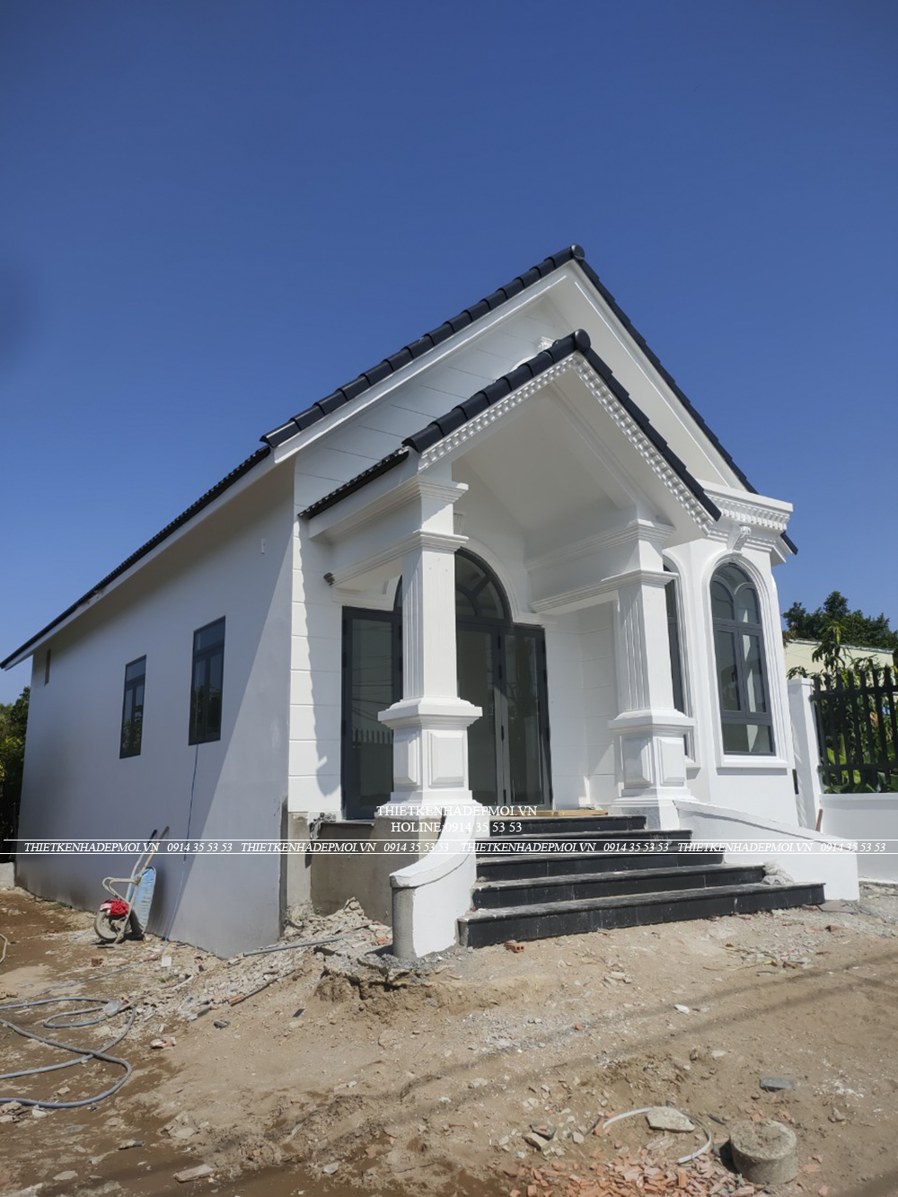 Hình ảnh thi công thực tế biệt thự mái thái của anh thái - tiền giang