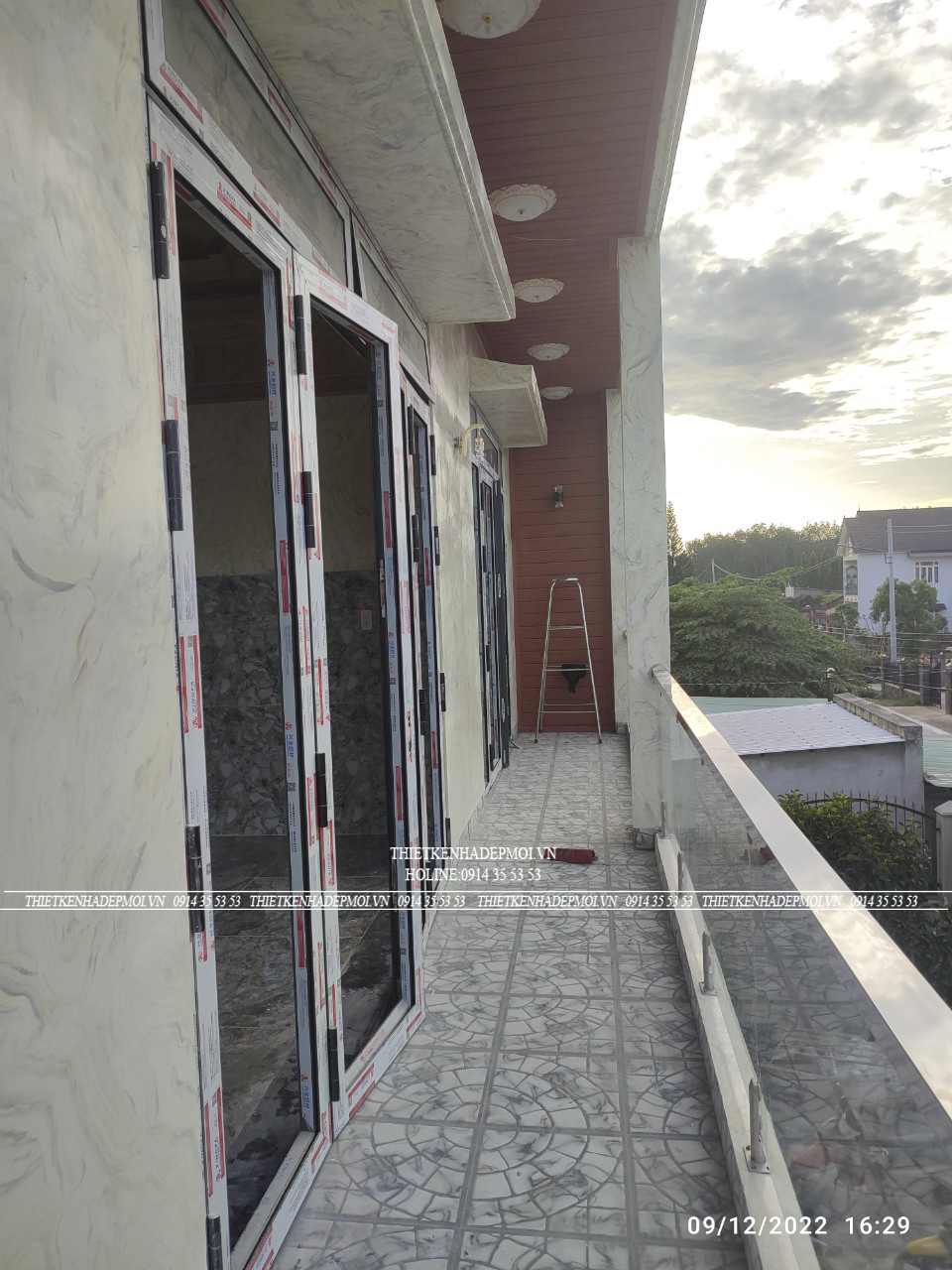 Hình ảnh thi công thực tế biệt thự mái thái của chú thấn - bình phước